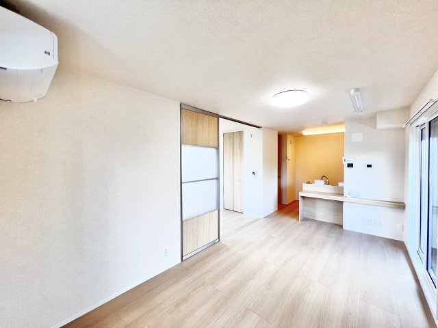 居室・リビング　※別部屋参考写真