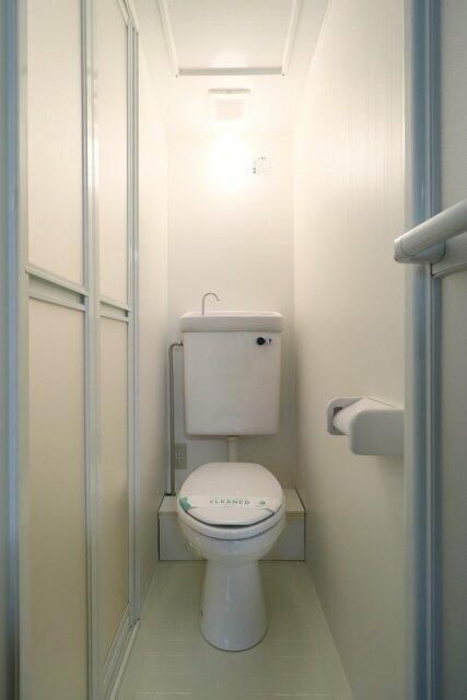 東武東上線 大山駅 徒歩10分 5階建 築36年のトイレ写真