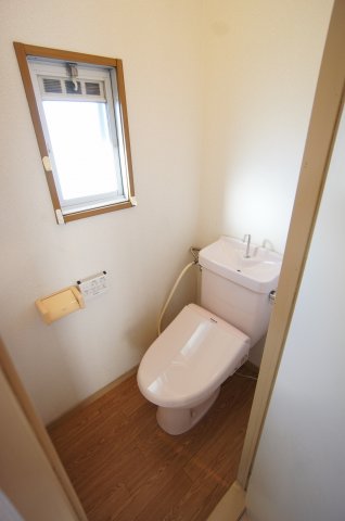 長井ハイツのトイレ写真
