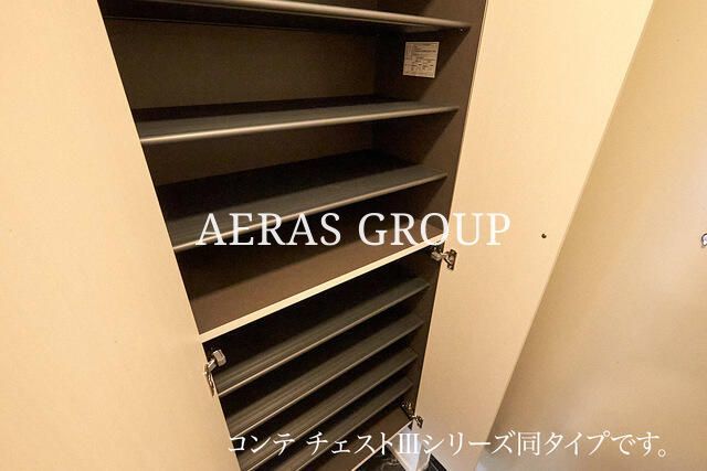玄関　同シリーズ同タイプ