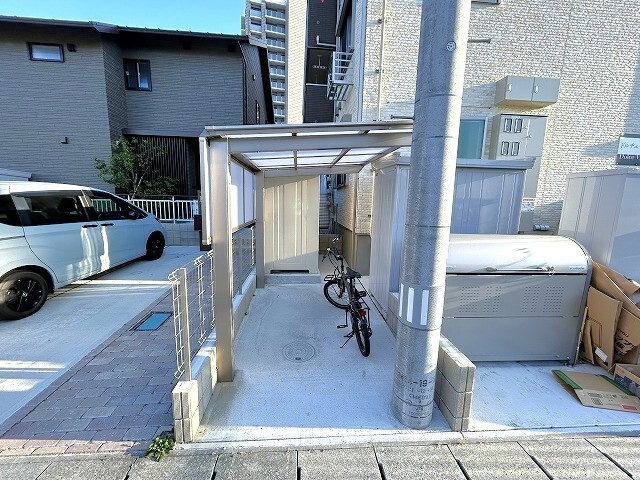 その他共有部分　駐輪場・敷地内ごみ置場完備！