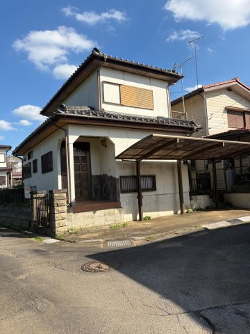 建物外観　角地のため車庫入れもしやすいです