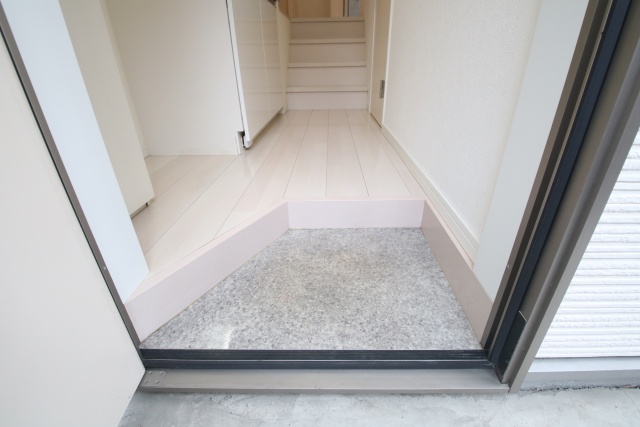 玄関　※別室の参考写真の為、現況優先です。