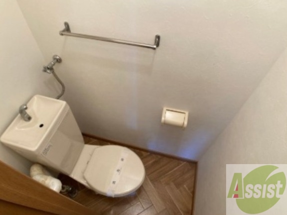 トイレ　こちらはトイレです。清潔感があり、安心して使用できます。