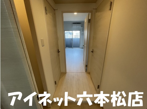 地下鉄七隈線 薬院駅 徒歩8分 9階建 築4年の玄関写真