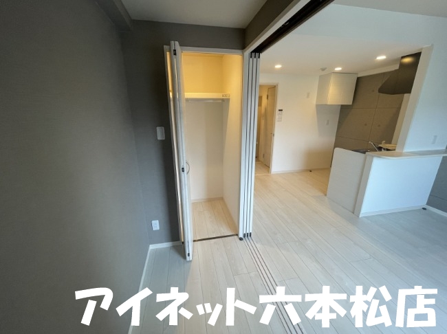 地下鉄七隈線 薬院駅 徒歩8分 9階建 築4年の内装写真