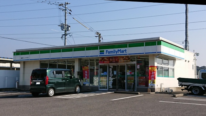 コンビニ　ファミリーマート 西諫早ニュータウン店（コンビニ）まで729m