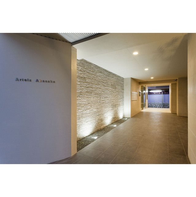 エントランス　～見学予約受付中～赤坂駅、赤坂見附駅が徒歩圏内！