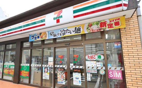 コンビニ　セブンイレブン 新宿6丁目店（コンビニ）まで89m