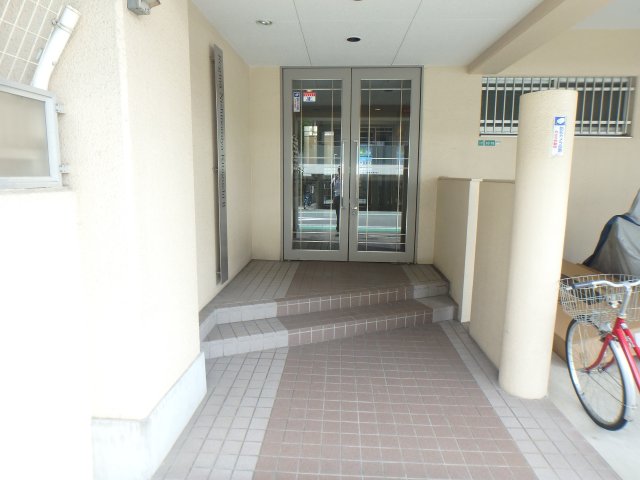 エントランス　建物の内部です