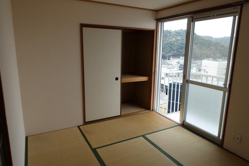 プレジール関戸一棟貸の居間写真