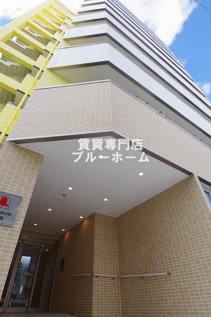 建物外観　鉄骨造のしっかりとした物件！