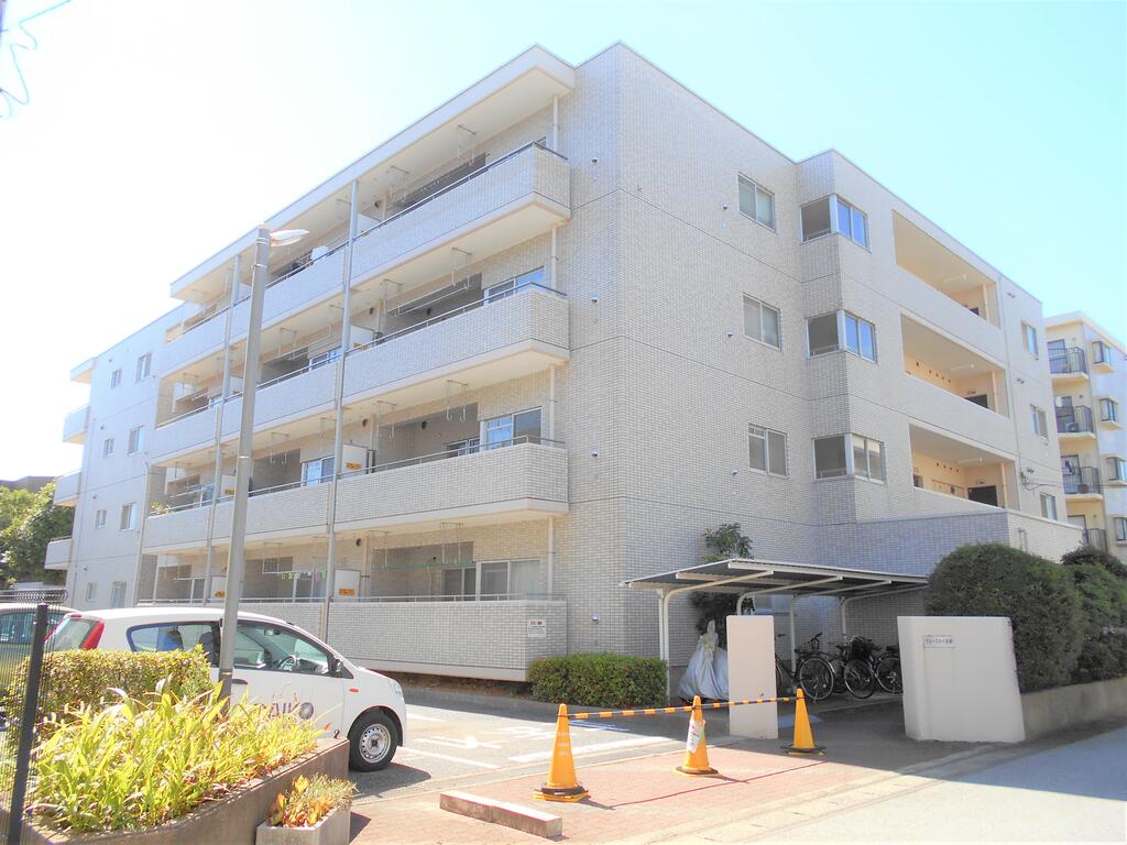 建物外観　日当たり良好で駅近です