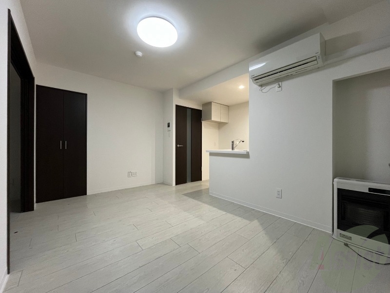 居室・リビング　広くてキレイなお部屋が広がっていて、充実した生活が送れそう。