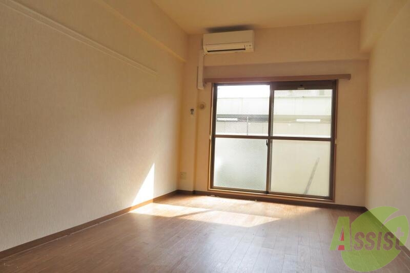 居室・リビング　広々とした開放感のある明るいお部屋です。