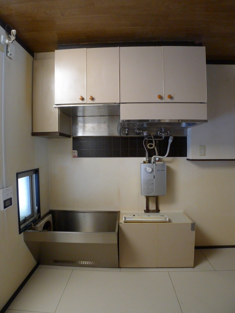 キッチン　他の部屋の写真。実際と内装・設備が異なる場合あり