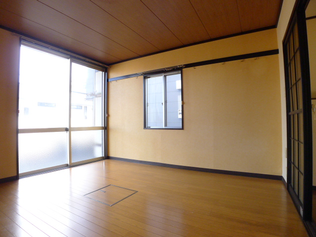 居室・リビング　他の部屋の写真。実際と内装・設備が異なる場合あり