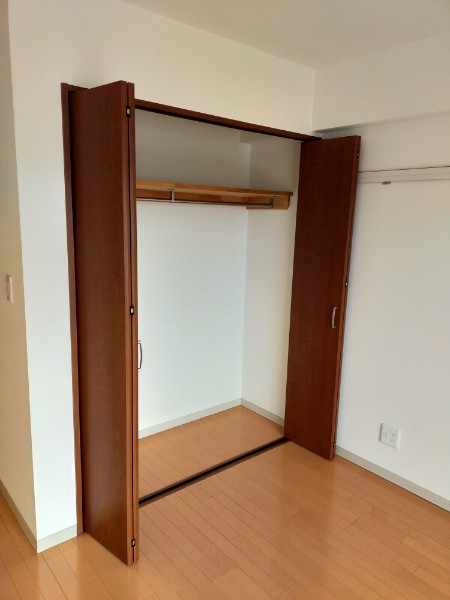 居室・リビング　同間取502号室の写真です