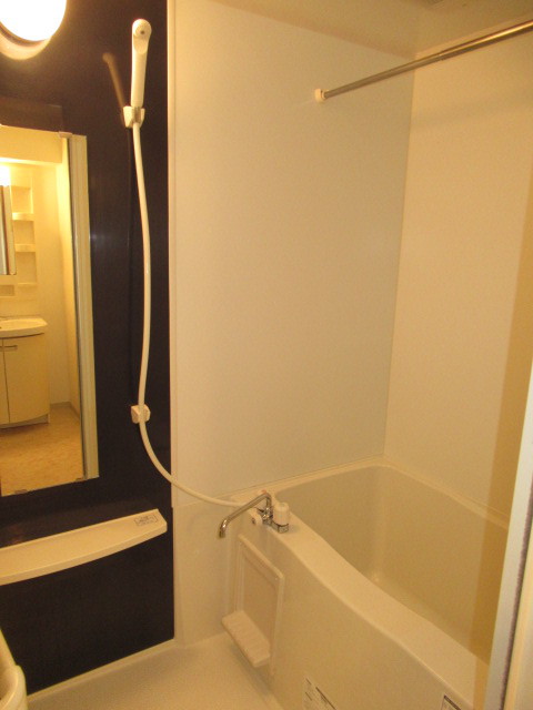 バス・シャワールーム　同間取502号室の写真です