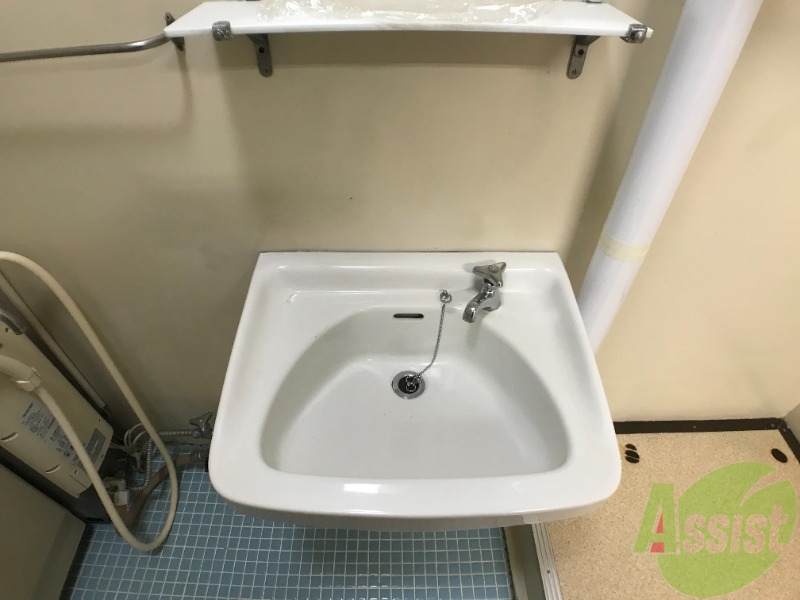 洗面設備　洗面台は浴室にあります。掃除がしやすそうですね。