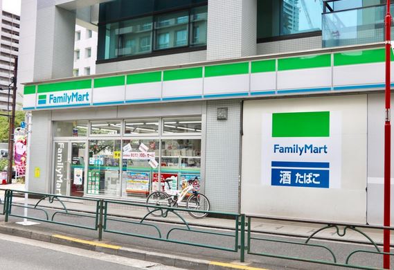 コンビニ　ファミリーマート中央明石町店（コンビニ）まで202m