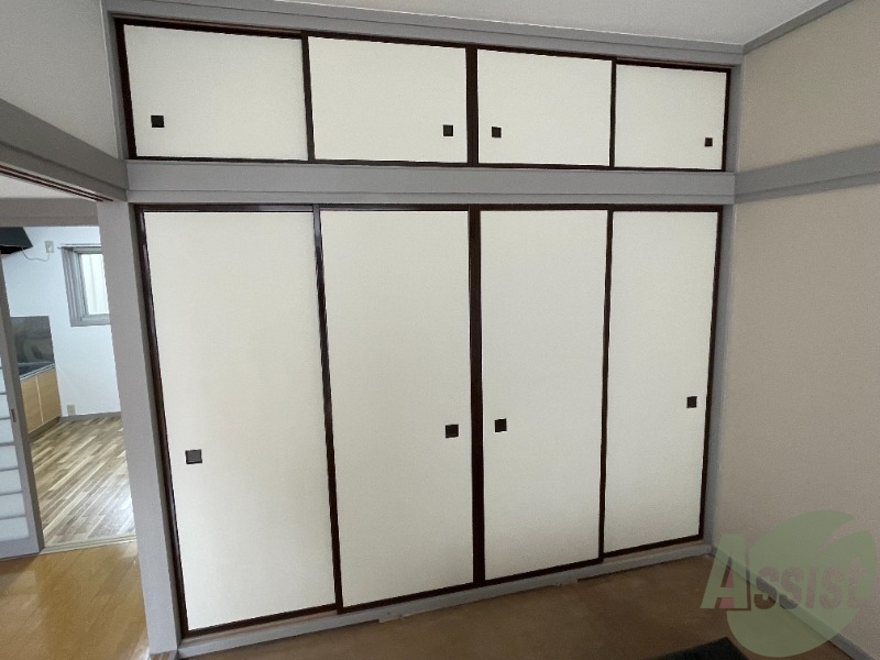 収納　収納はこちら。上の段にも納められるようになってます。