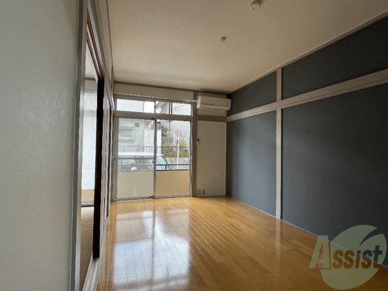 居室・リビング　７．５帖の洋室です。生活のメインとなる部屋ですね。