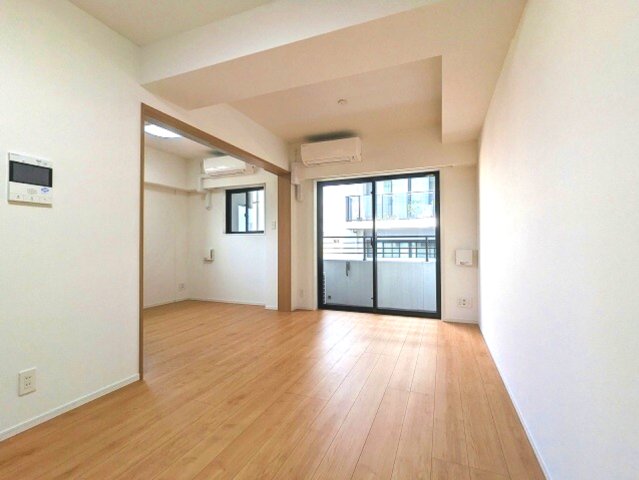 居室・リビング　エアコン２台付きです