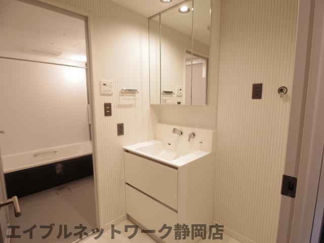 【静岡市葵区人宿町のマンションの洗面設備】