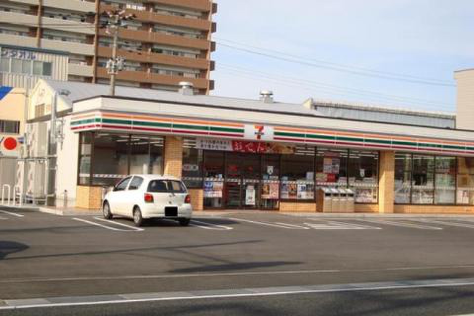 コンビニ　セブンイレブン新潟下木戸店（コンビニ）まで349m