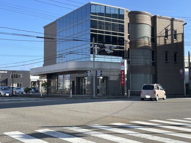 銀行　金沢信用金庫小松中央支店（銀行）まで474m
