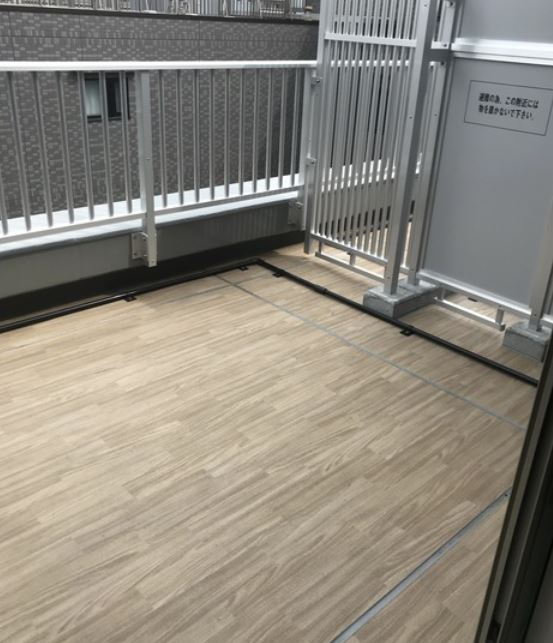 バルコニー　★ルーフバルコニーで広々★