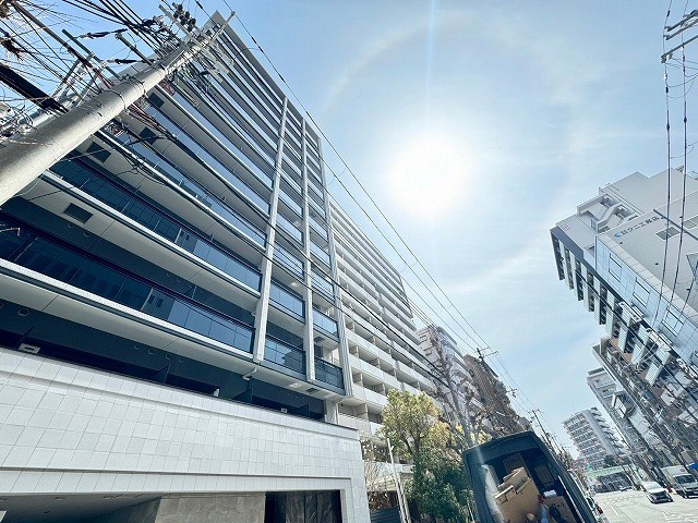 【神戸市兵庫区大開通のマンションの建物外観】