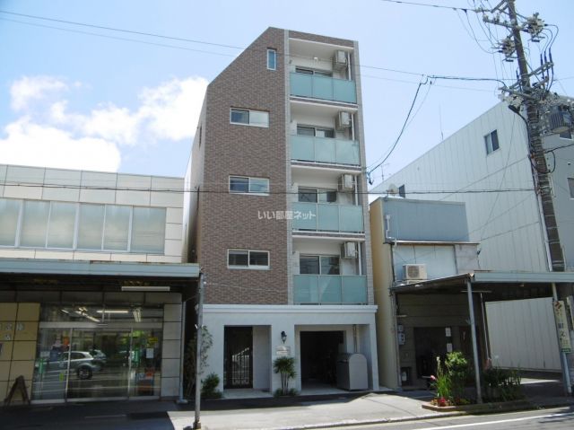 静岡市葵区横内町のマンションの建物外観
