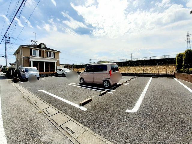 【カーサ　フェリーチェの駐車場】