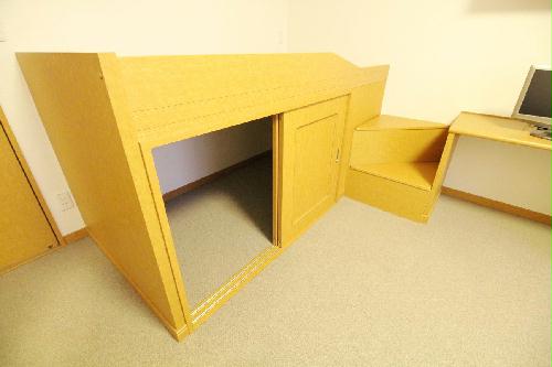 収納　ベッドの下は大型収納スペース☆