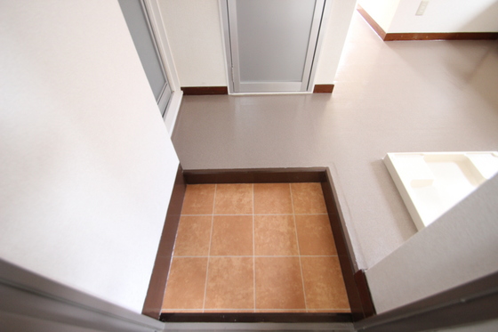 玄関　※別号室の写真の写真でございます。