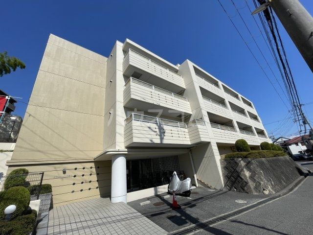 豊中市刀根山元町のマンションの建物外観