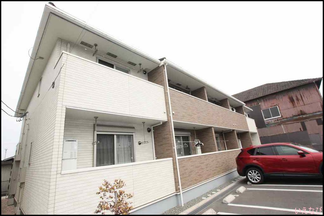 福山市新浜町のアパートの建物外観