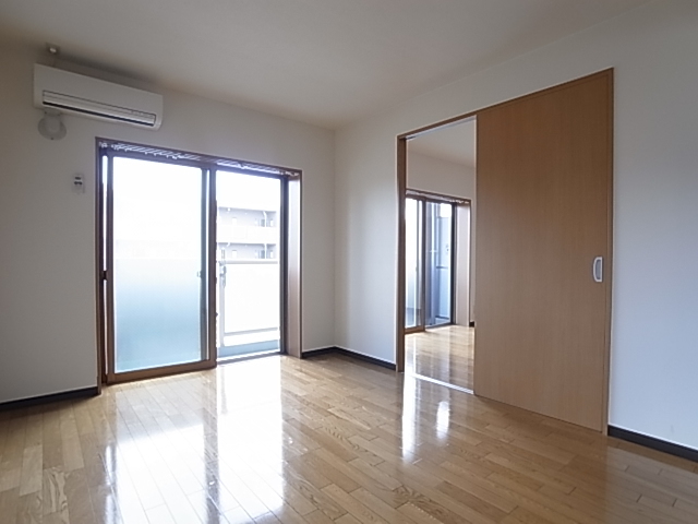 グラヴィス・テール_内装_0