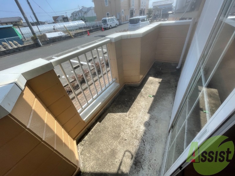 バルコニー　バルコニーは長さも幅もちょうどいい広さでした。