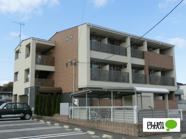 【大津市本堅田のマンションの駐車場】