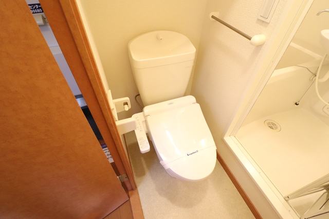 トイレ　ウォシュレット付