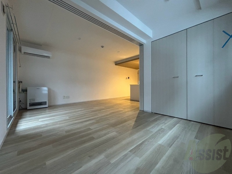 その他部屋・スペース　戸を閉めるとリビングと区切られた寝室にすることができますよ。