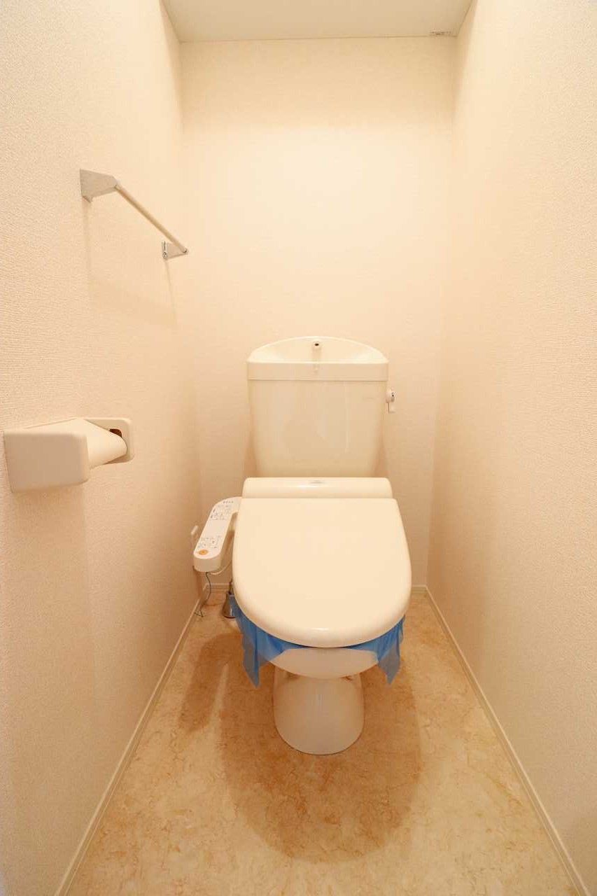 トイレ　※同物件、別部屋になります。