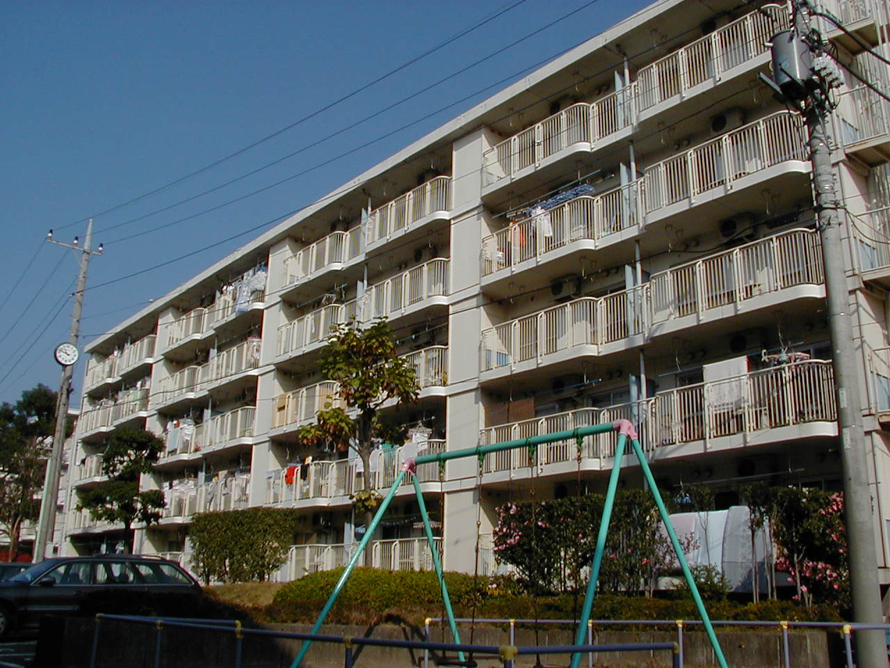 綾瀬寺尾本町1号棟の建物外観