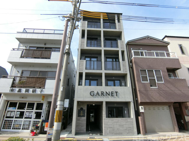 THE GARNET SUITE RESIDENCE西大路の建物外観