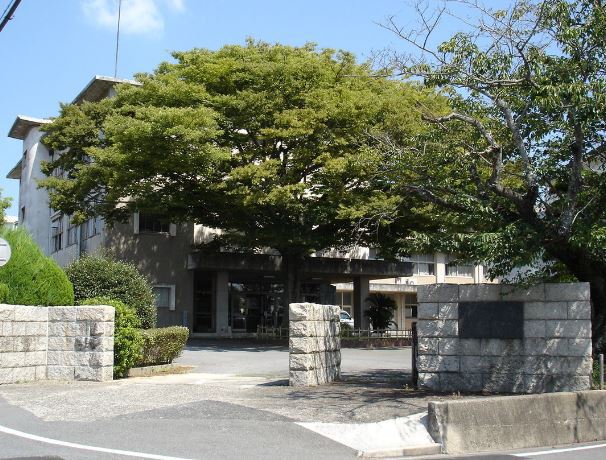 高校・高専　宇部高等学校（高校・高専）まで777m