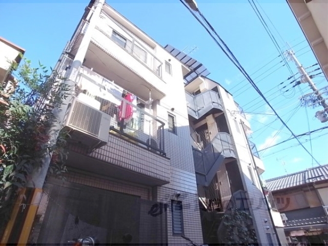 ロイヤル紫野の建物外観