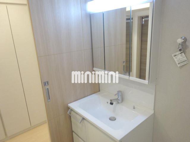 洗面設備　綺麗な洗面台です！